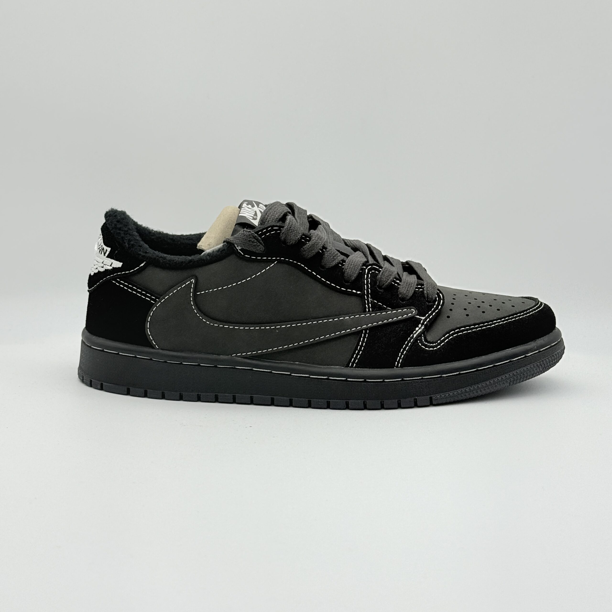 IMG_8129 ایرجردن ۱ تراویس اسکات “بلک فانتومTravis Scott x Air Jordan 1 Low Black Phantom - Image 1