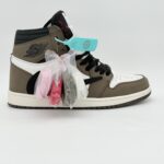 نایک ایر جردن ۱ های تراویس اسکات موکاNike Air Jordan 1 High Travis Scott Mocha - Image 4