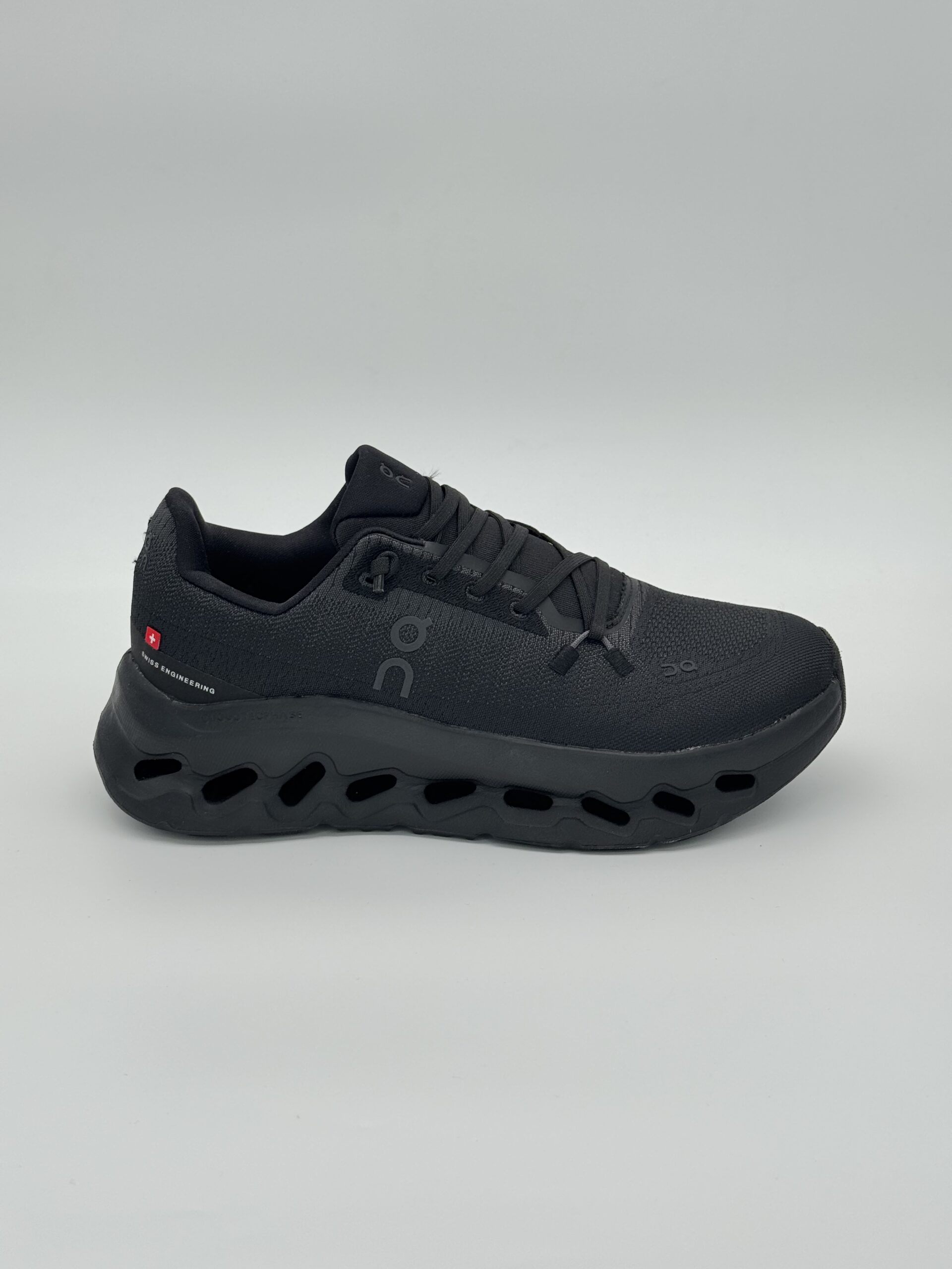 IMG_8475 آن رانینگ لوو کلاودتیلت ۲ مشکی تمام ON RUNNING X LOEWE CLOUDTILT 2 - Image 1