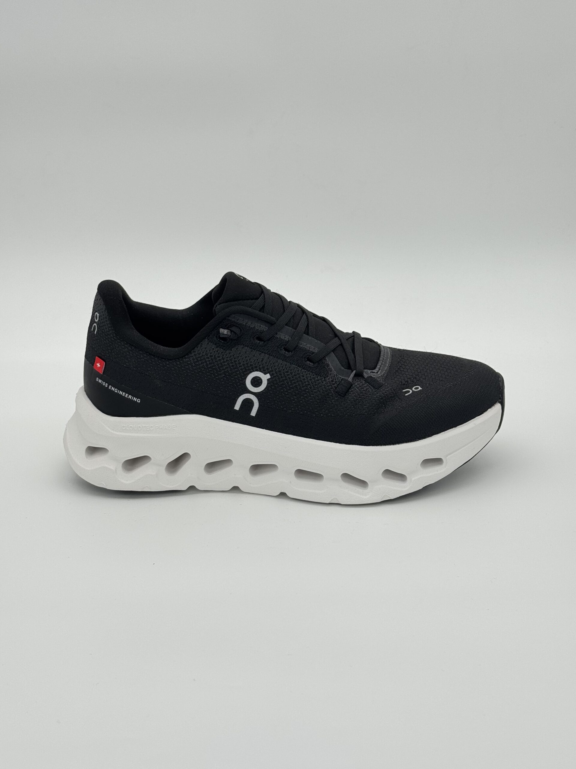 IMG_8488 آن رانینگ لوو کلاودتیلت ۲ مشکی سفید ON RUNNING X LOEWE CLOUDTILT 2 - Image 1